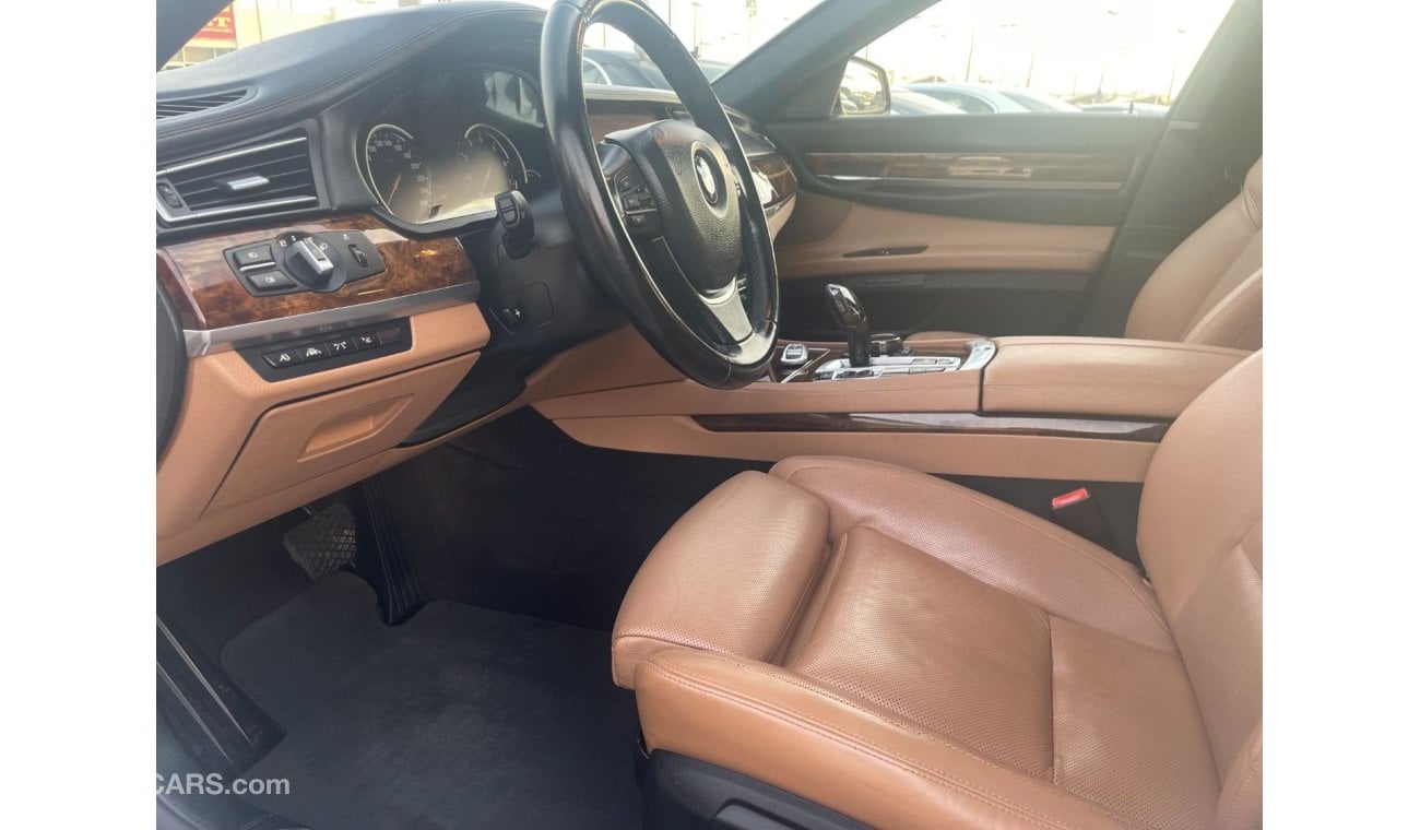 BMW 750Li Luxury BMW 750 Li_TWIN POWER TERBO _GCC_2015_Excellent Condition _Full option