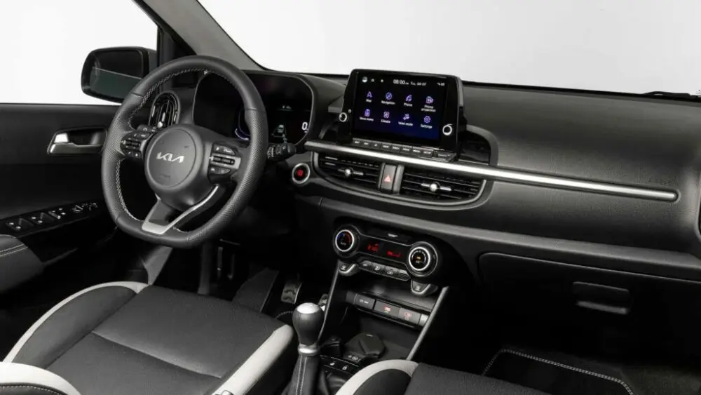 Kia Picanto interior - Infotainment Cluster