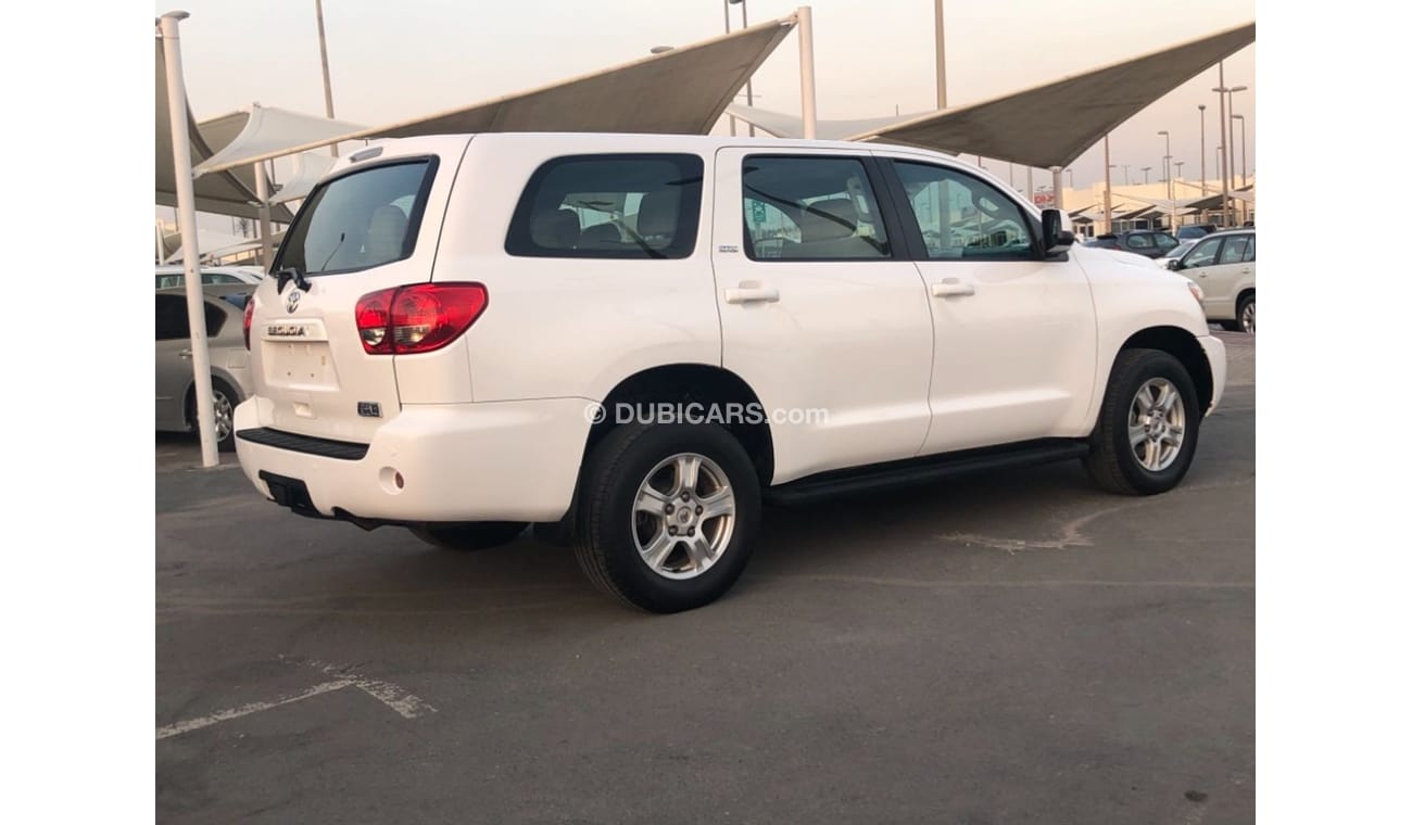 Toyota Sequoia Toyota squia model 2013 GCC car prefect cond full option  back air condition