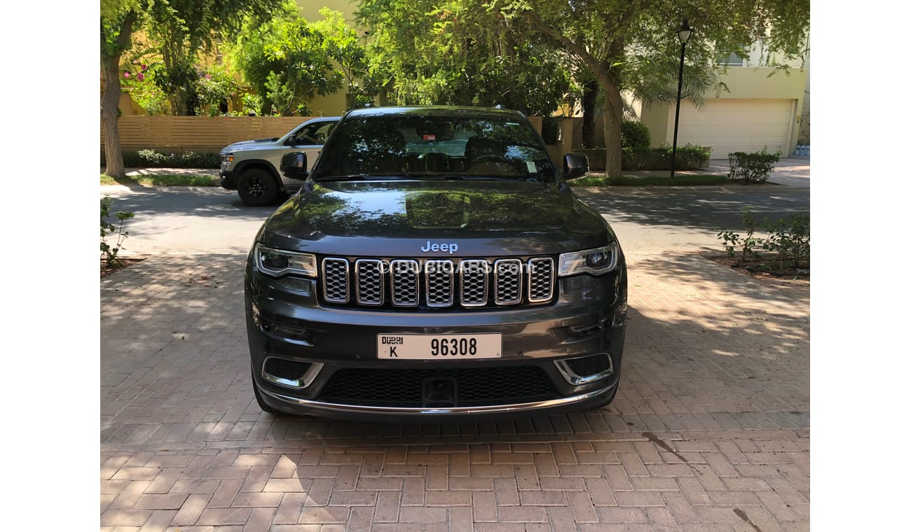 Jeep Grand Cherokee Summit 5.7L (350 HP)