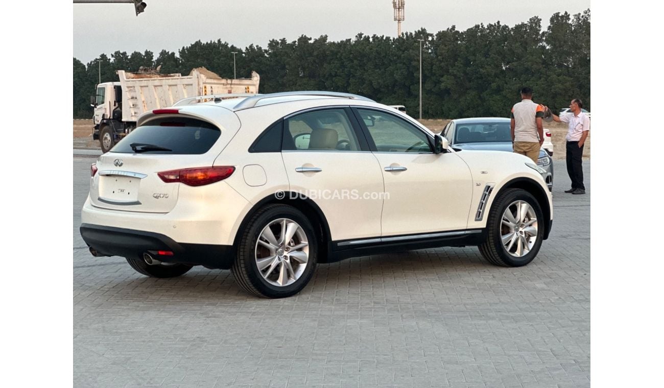 إنفينيتي QX70 MODEL 2014 GCC CAR PERFECT  CONDITION FULL OPTION