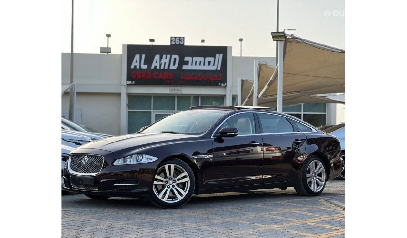 جاكوار XJ لاكجري