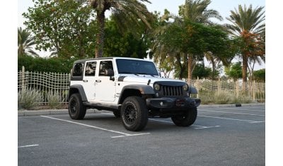 جيب رانجلر 0% DP - GCC SPECS - JEEP WRANGLER 2015 - UNLIMITED SPORT V6 - FIRST OWNER - MINT CONDITION