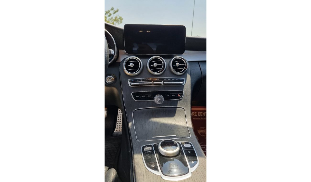 مرسيدس بنز C 300 2.0L Petrol, Electric Seats & Leather Seats With Panoramic Roof (LOT # 806911)