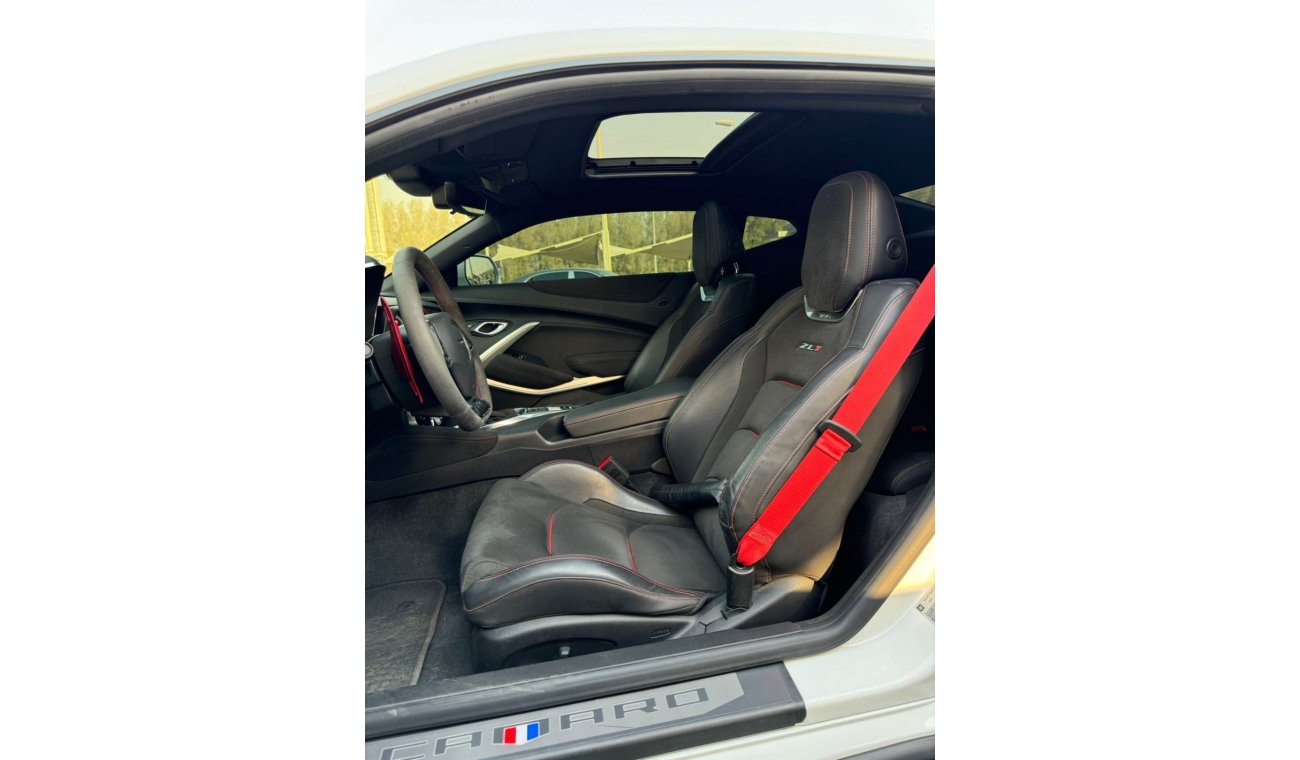 Chevrolet Camaro CHEVROLET CAMARO ZL1 GCC 2019 FULL OPTION ORIGINAL PAINT FULL SERVICE HISTORY UNDER WARRANTY