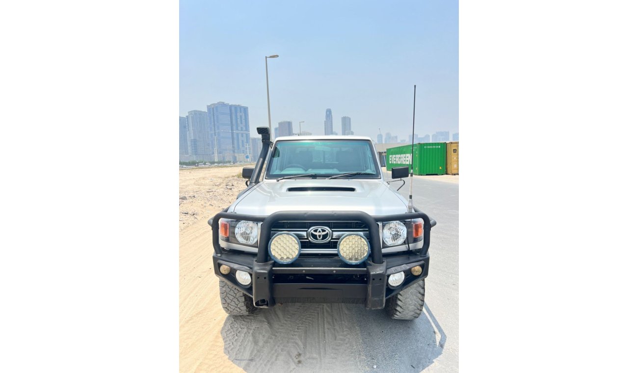 Toyota Land Cruiser Pick Up