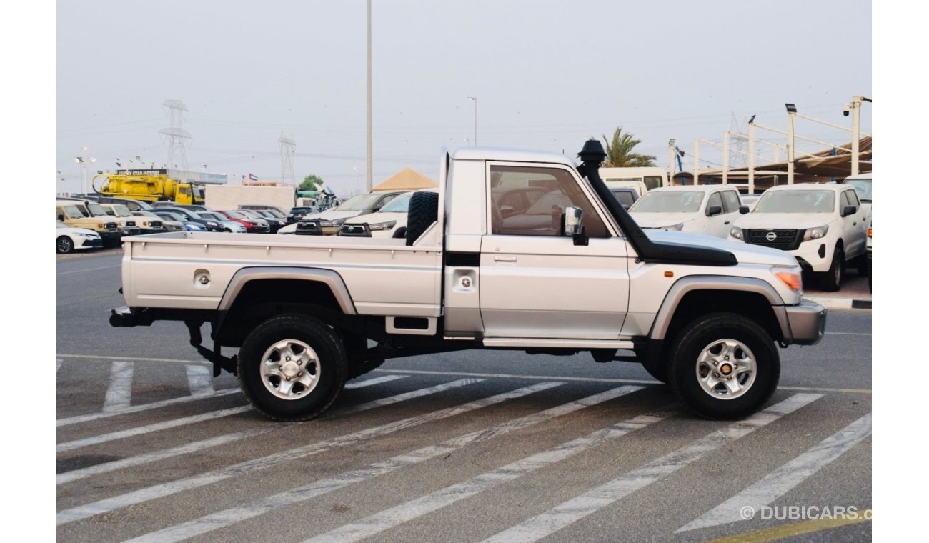 تويوتا لاند كروزر بيك آب Toyota landcuriser pickup 2015 single cabine Diesel Right hand Drive