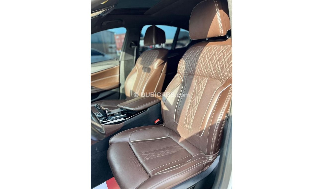 بي أم دبليو 530i Luxury M Sport Package 2.0L