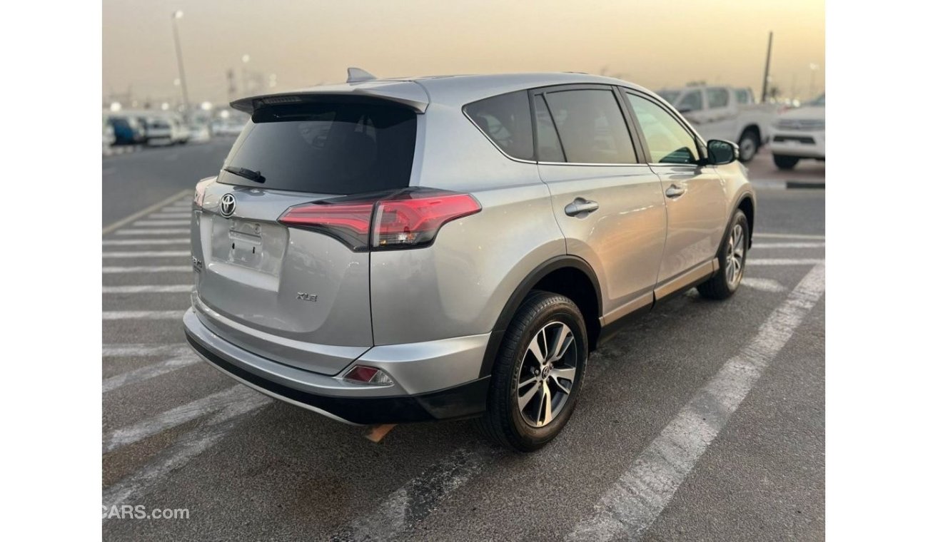 Toyota RAV4 2018 TOYOTA RAV4 XLE - LEATHER SEATS + SUNROOF + Rear Camera + CRUISE CONTROL