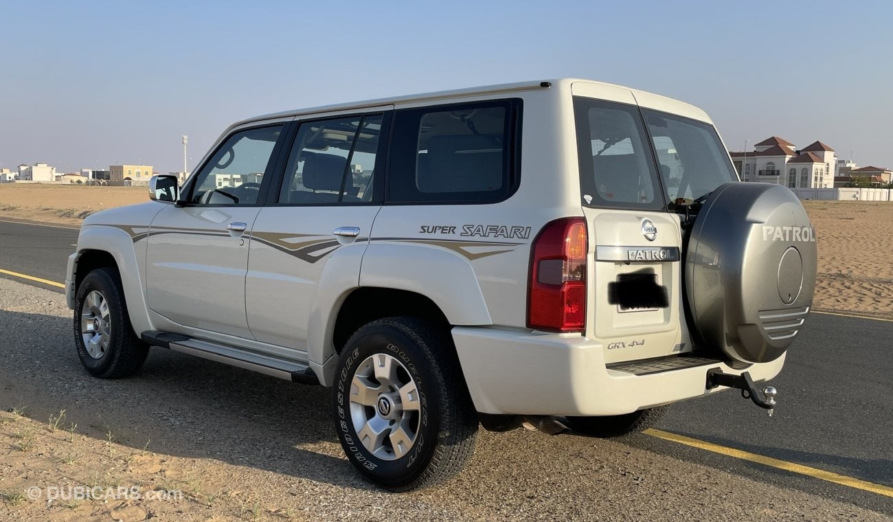 نيسان باترول سفاري GRX 4x4 Full Options