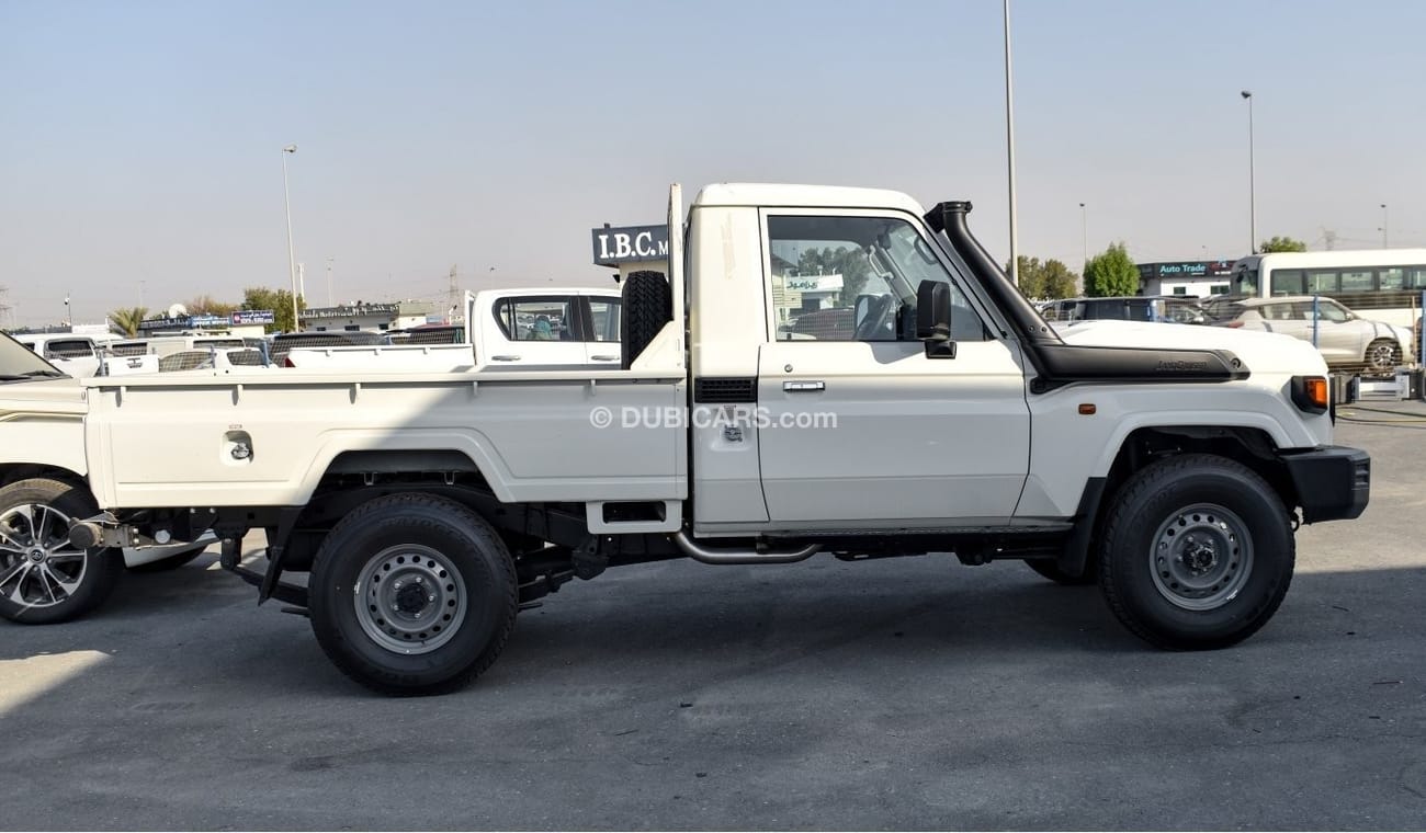 Toyota Land Cruiser Pick Up TOYOTA LC PICK UP 79 SC DIESEL 2.8L A/T, MY24 2.8L Basic-A/T Diesel