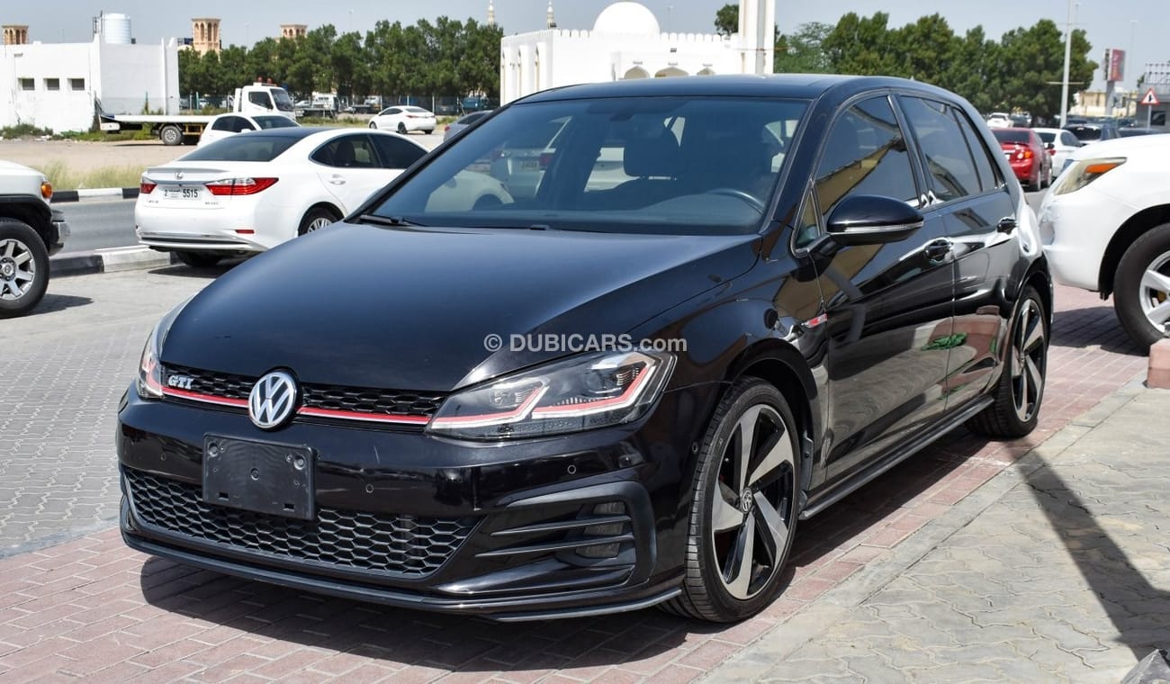 فولكس واجن جولف GTI