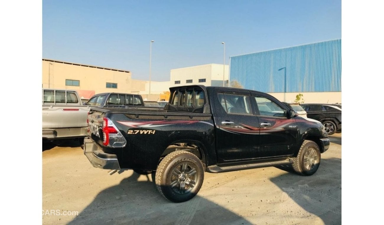 تويوتا هيلوكس GLX 2.7L A / T، 4x4، عجلات معدنية، التحكم في السرعة والبدء بالدفع