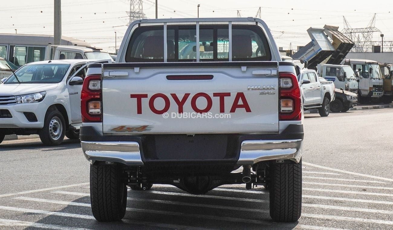 Toyota Hilux SR5. 2.7L 4WD. A/T