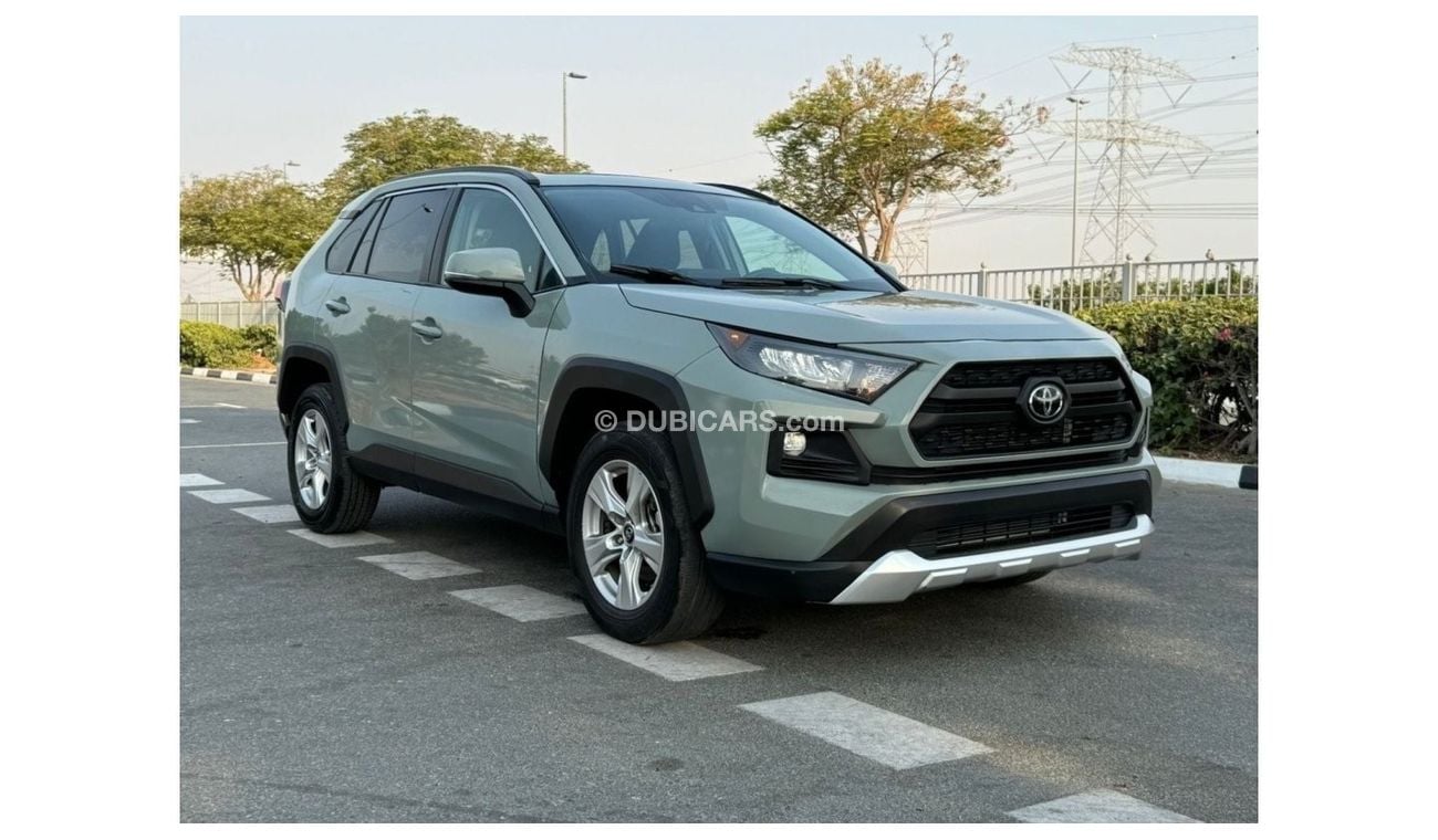 Toyota RAV4 2020 XLE SUNROOF PUSH START AWD US SPEC