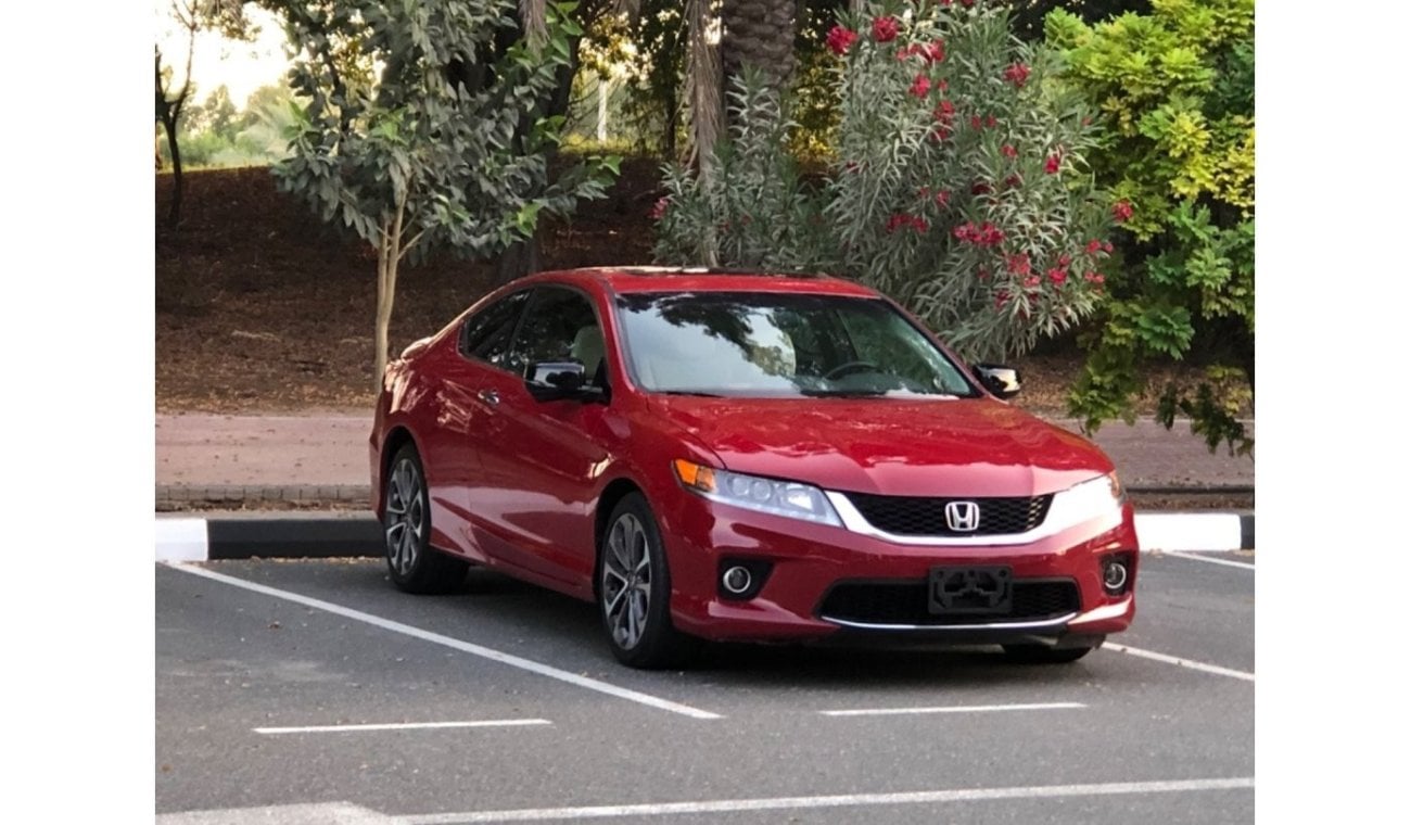 Honda Accord EX MODEL 2013 GCC CAR PERFECT CONDITION INSIDE AND OUTSIDE FULL OPTION LEATHER SEATS SUN ROOF