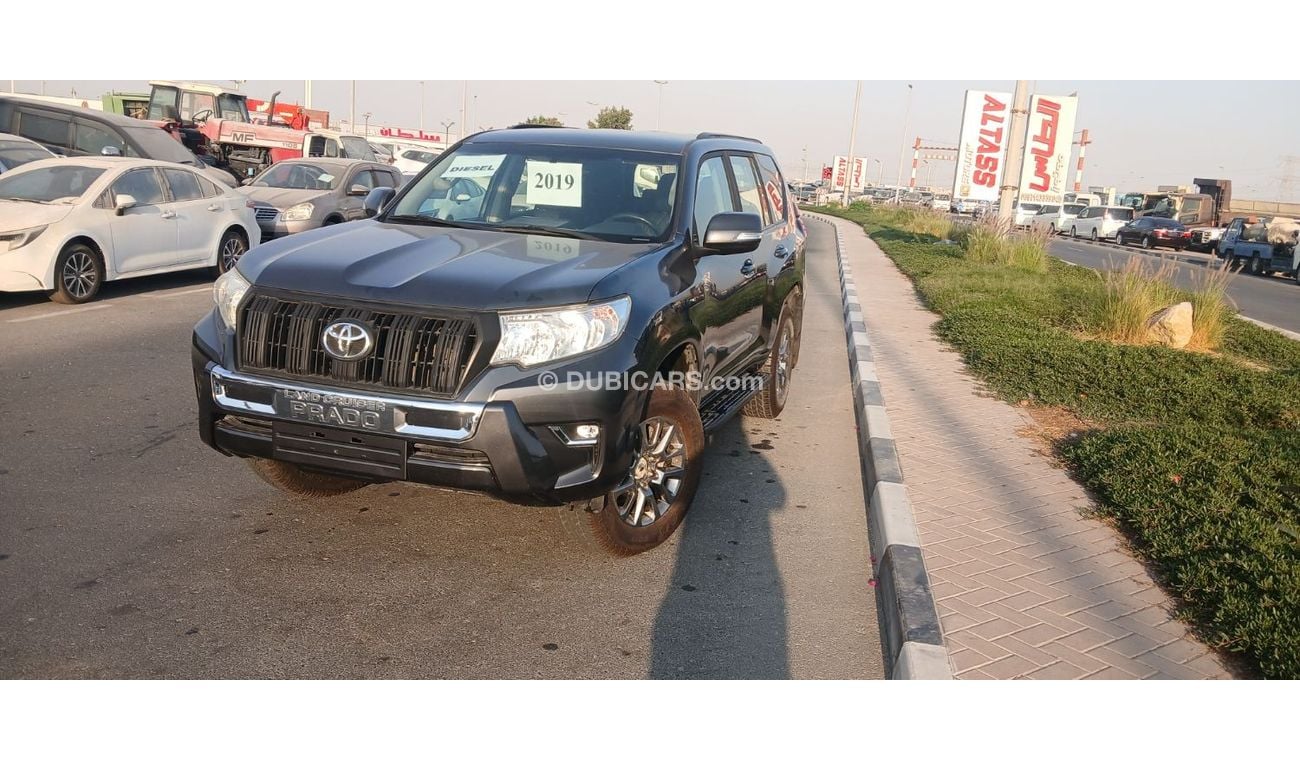 Toyota Prado Toyota landcruise prado 2019Model diesel Transmission. Automatic Interior.Black  leather seats 7 sea