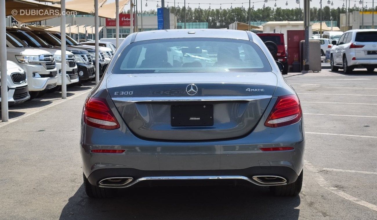 مرسيدس بنز E300 4 Matic