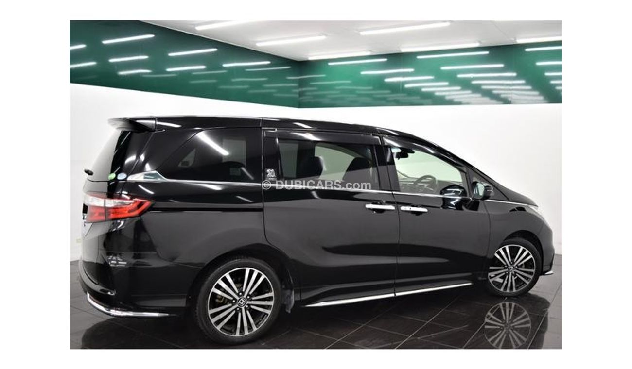 Used Honda Odyssey RC1 2015 for sale in Japan - 694325