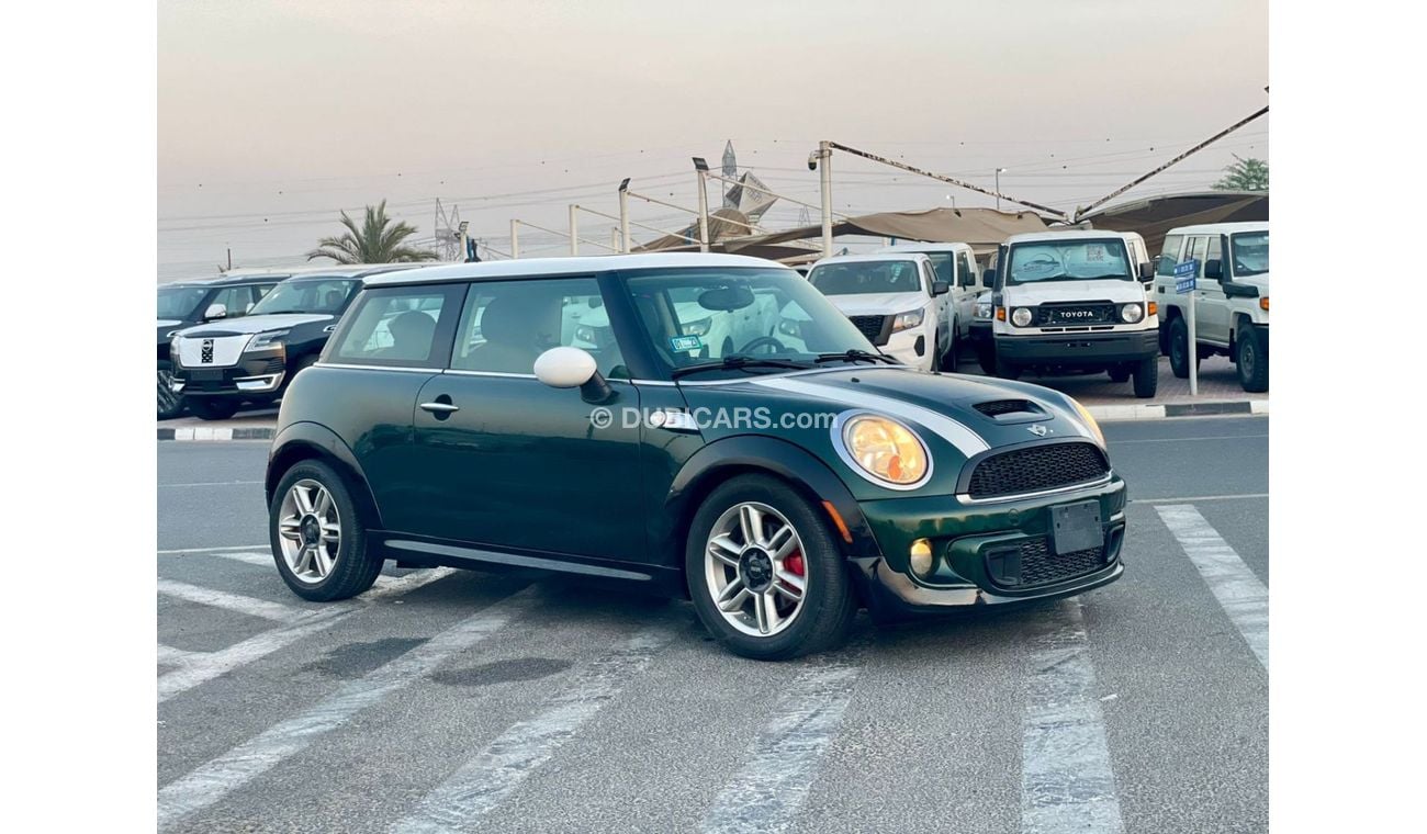 ميني كوبر إس 2011 Mini Cooper Hardtop S class 1.6L V4 - 2 doors 4 seats Hatchback German Origin - 159,000 mileage