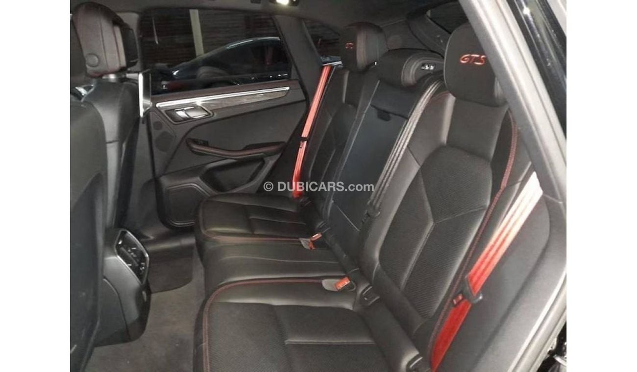 بورش ماكان GTS 3.0L (360 HP) PORSCHE MACAN GTS 3.0L 2017 CARBON AND GTS INTERIOR, SPORTS CHRONO PACKAGE, SPORTS