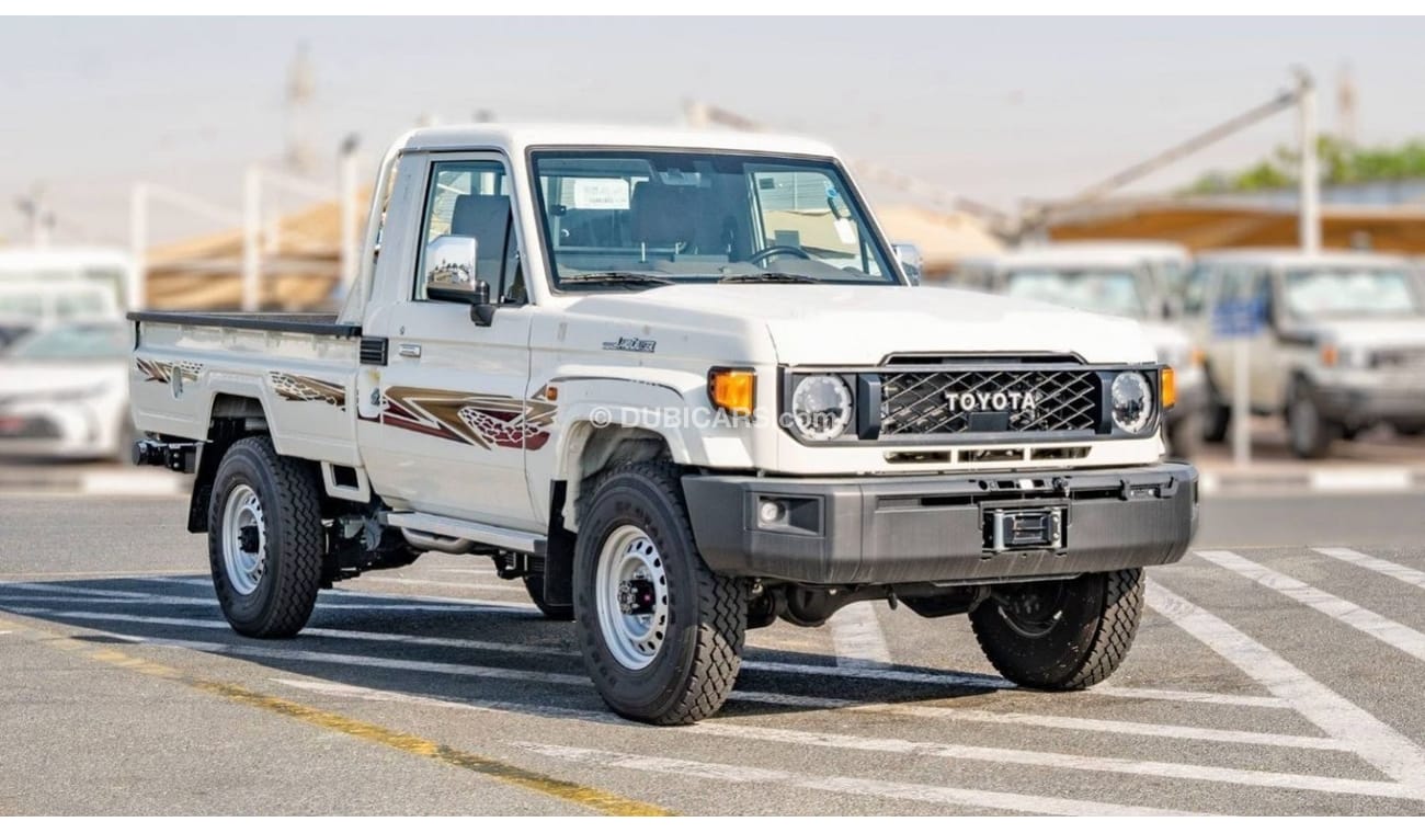 Toyota Land Cruiser Pick Up 2024 Toyota LC79 SC 2.8L diesel Double tank Mid option AT