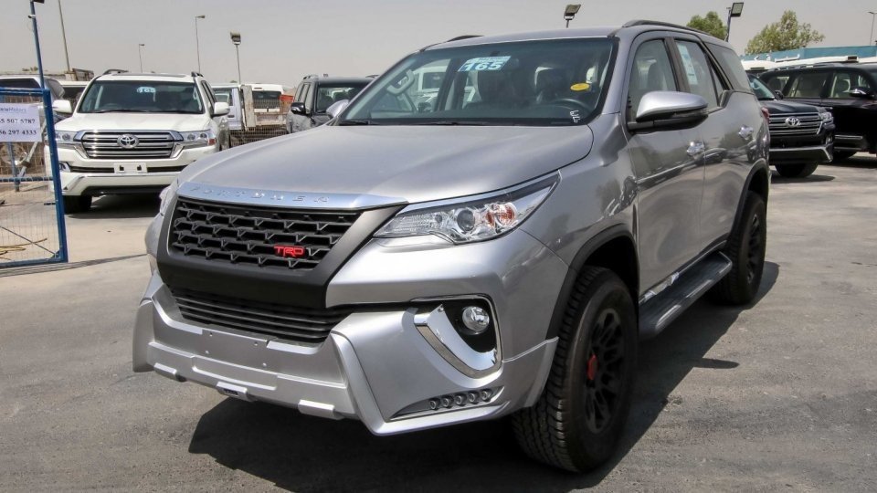  Toyota  Fortuner  TRD Edition Silver  LHD for sale Grey 