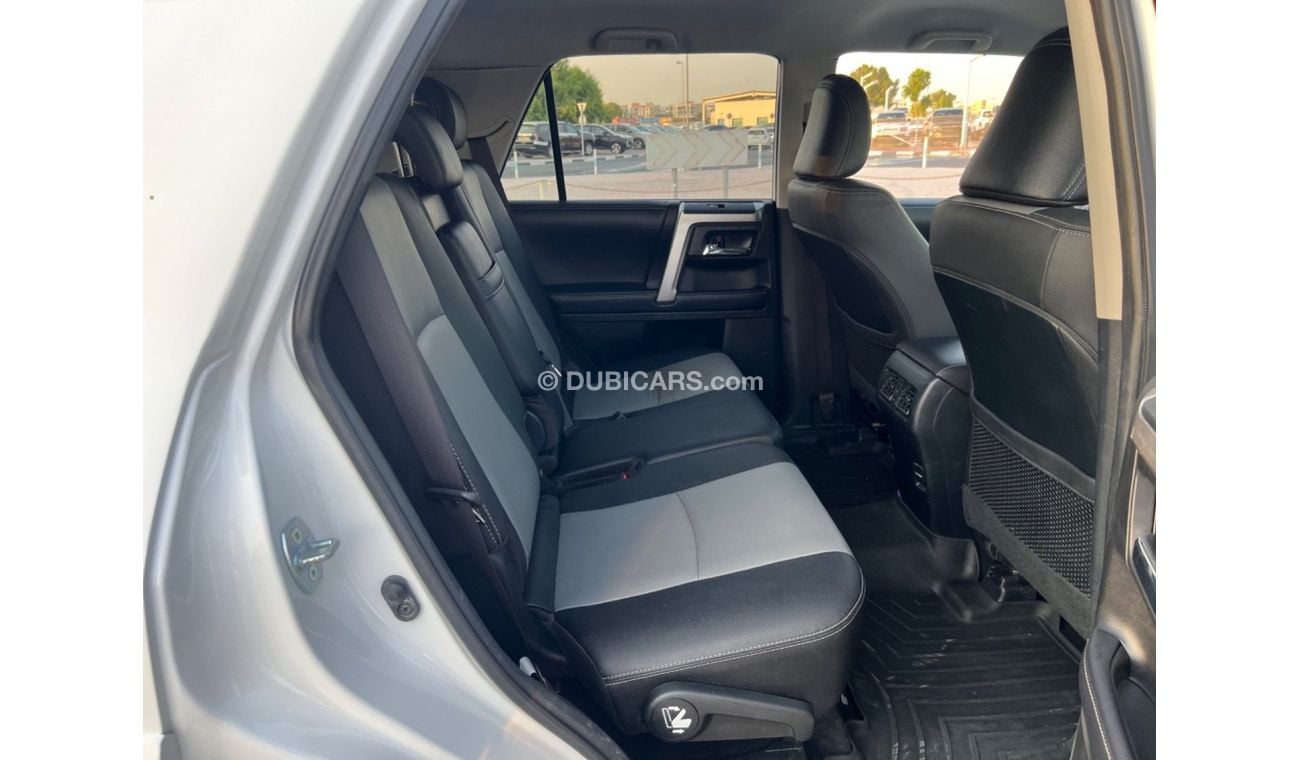 تويوتا Runner4 2019 SR5 PREMIUM SUNROOF 7 SEATER FULL OPTION