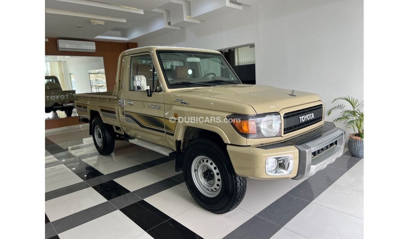 تويوتا لاند كروزر بيك آب PICKUP 70th LX1 4.5L