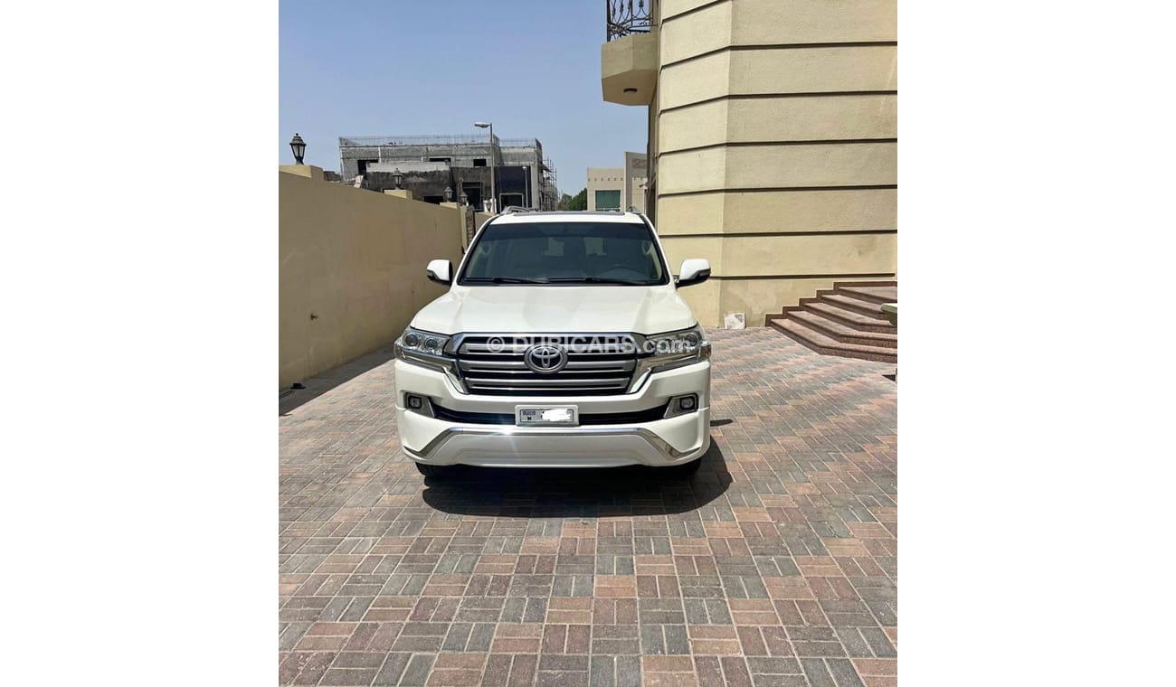 تويوتا لاند كروزر Toyota landcuriser GXR V8 2016 Full option left hand drive petrol