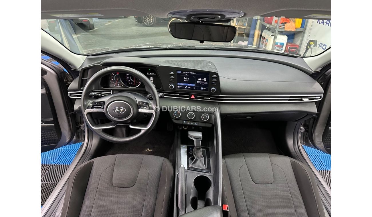 Hyundai Elantra Comfort 2.0L