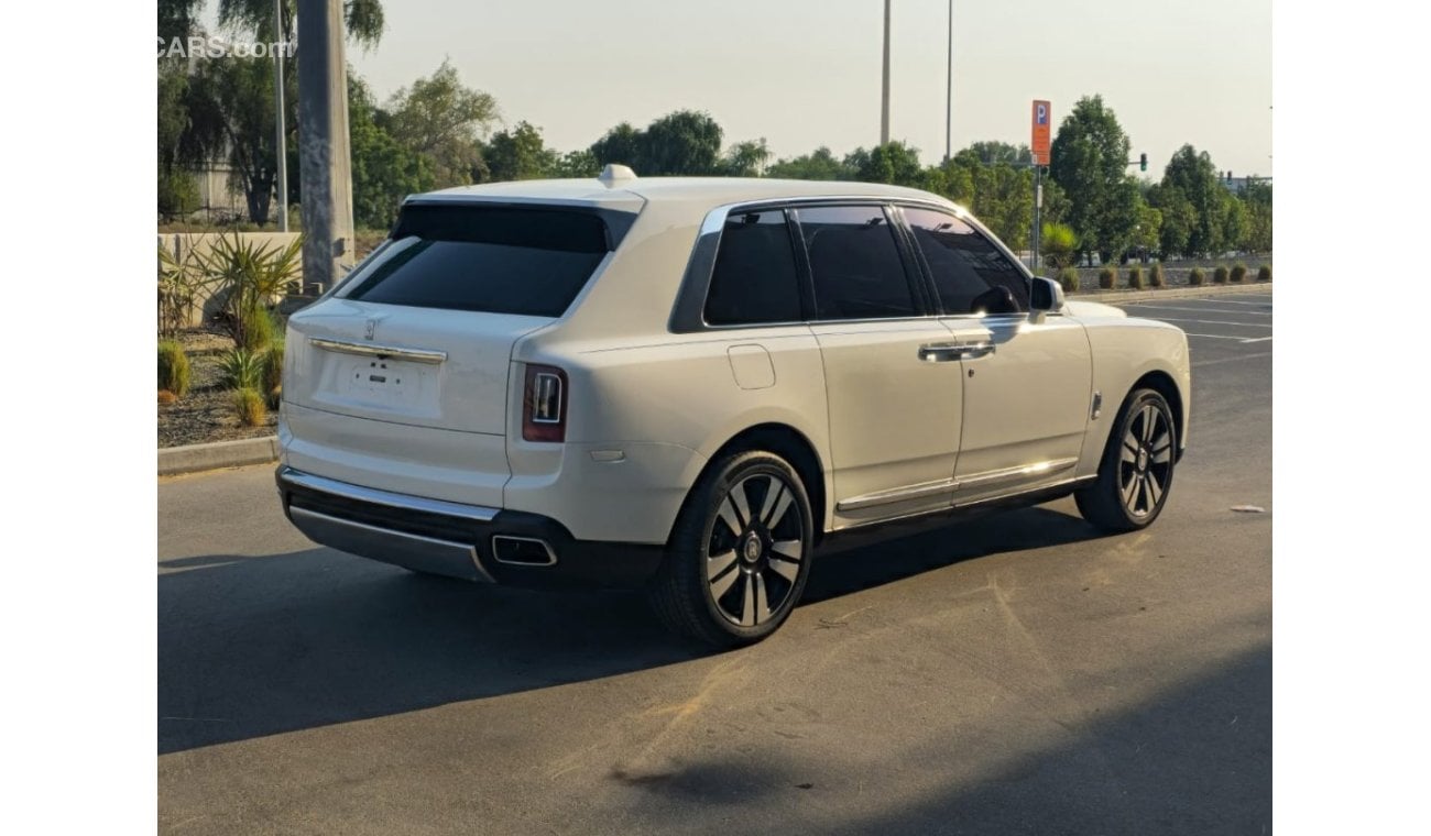 Rolls-Royce Cullinan Std 2022 - Silver Badge - GCC Under warranty and service contract - Starlight and head display - 279