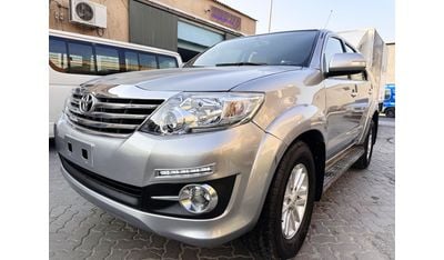 تويوتا فورتونر Toyota Fortuner 2015 v4 LHD silver color