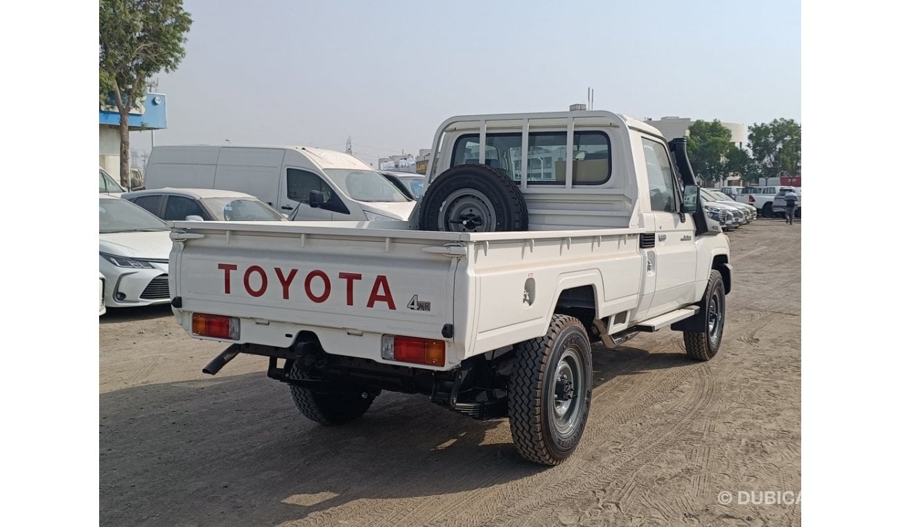 Toyota Land Cruiser Pick Up 4.2L Diesel, M/T, 4x4, Double Tank & Fog Lights(CODE # 67788)