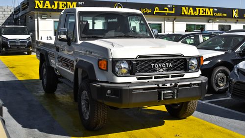 تويوتا لاند كروزر بيك آب LX 4.0L V6 Petrol Single Cabin M/T