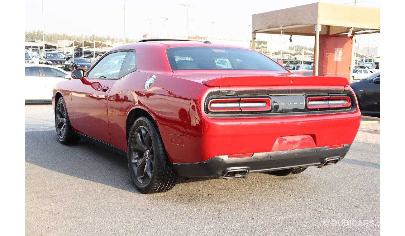 دودج تشالينجر Dodge Challenger SXT Plus / Full / 2017 / Canadian /74,000Mi