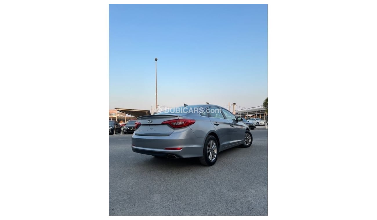 Hyundai Sonata GL Hyundai Sonata 2017 with an engine capacity of 2.4 liters. Good condition