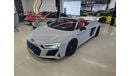 Audi R8 Spyder 5.2L 2017 Audi R8 5.2 V10 Spyder / GCC / Good Condition