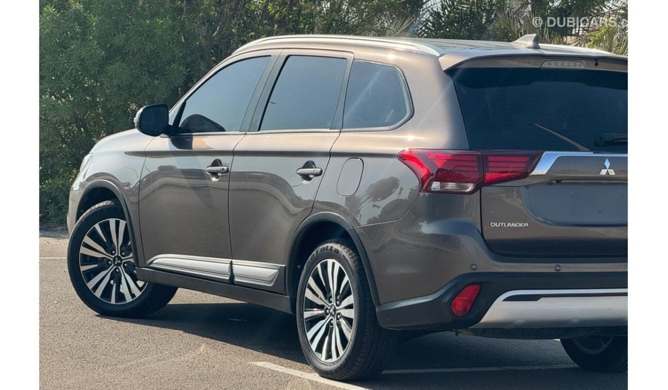 Mitsubishi Outlander GLX High 2020 2.4L GCC (880/-MONTHLY) 7 SEATER 4X4