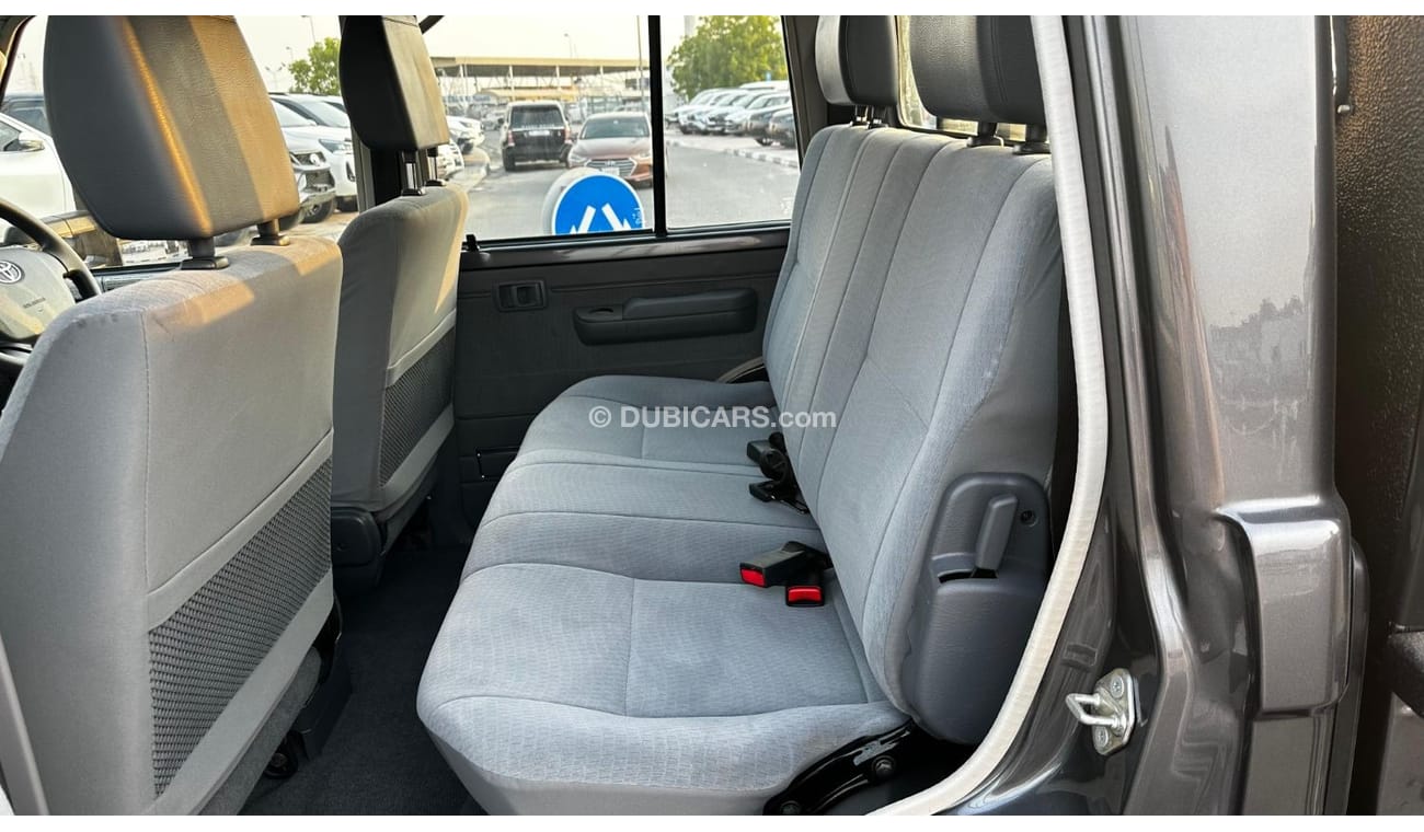 Toyota Land Cruiser Pick Up Double Cabin