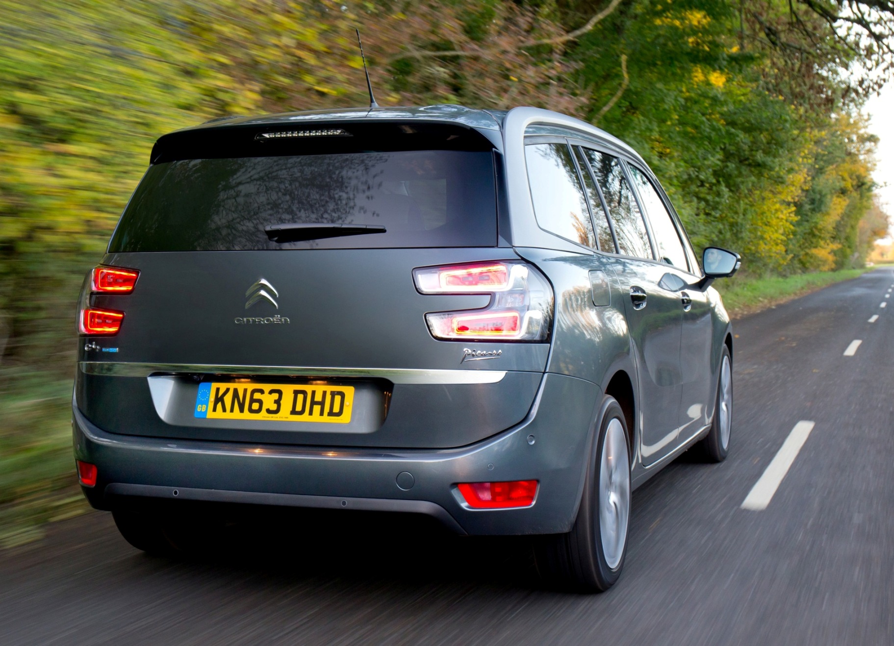 Citroen Grand C4 Picasso exterior - Rear Left Angled