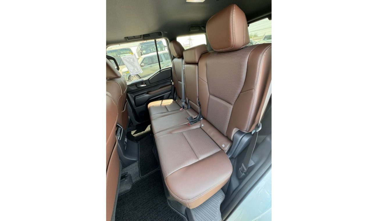 Toyota Prado TOYOTA PRADO 250 NEW SHAPED 2.7 CC RIGHT HANDED 2024