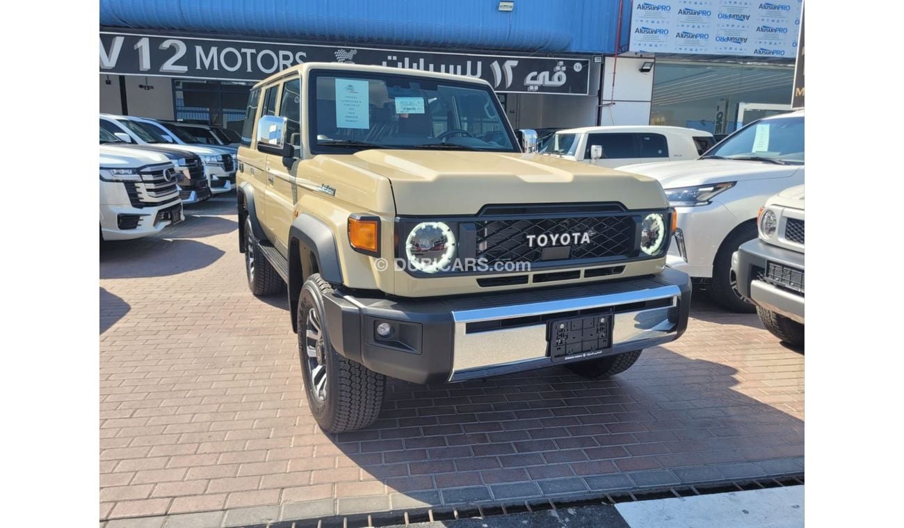 Toyota Land Cruiser 70 VXR 4.0L (5 Door)