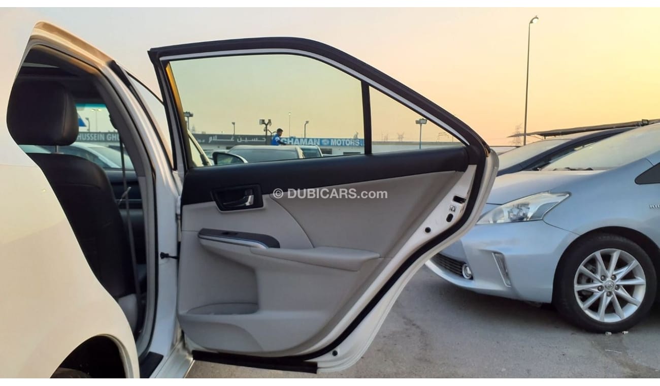 تويوتا كامري Toyota Camry XLE Hyrbrid