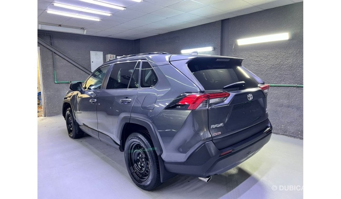 Toyota RAV4 LE Perfect inside and out