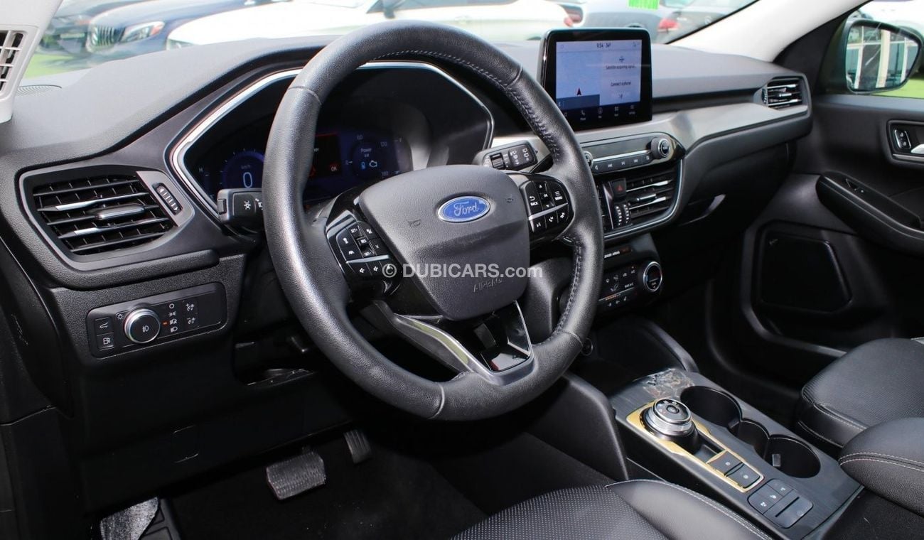 Used Ford Escape Hybrid AWD 2021 for sale in Dubai - 528216