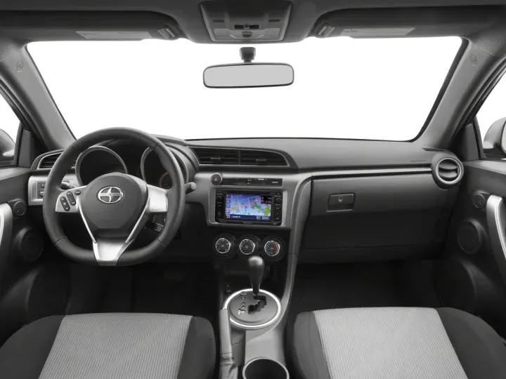 Scion tC interior - Cockpit