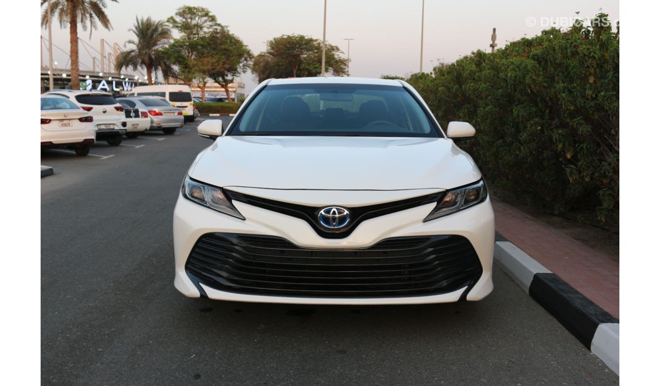 Toyota Camry GLE Hybrid Toyota Camry 2019 Gulf Hybrid only 81000 km Under warranty from al Futtaim