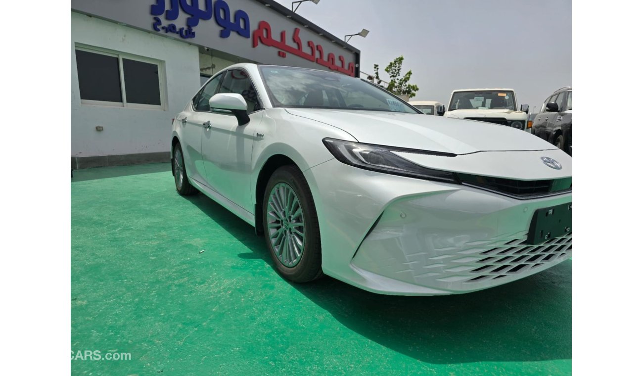 Toyota Camry 2.0L HYBRID 2024