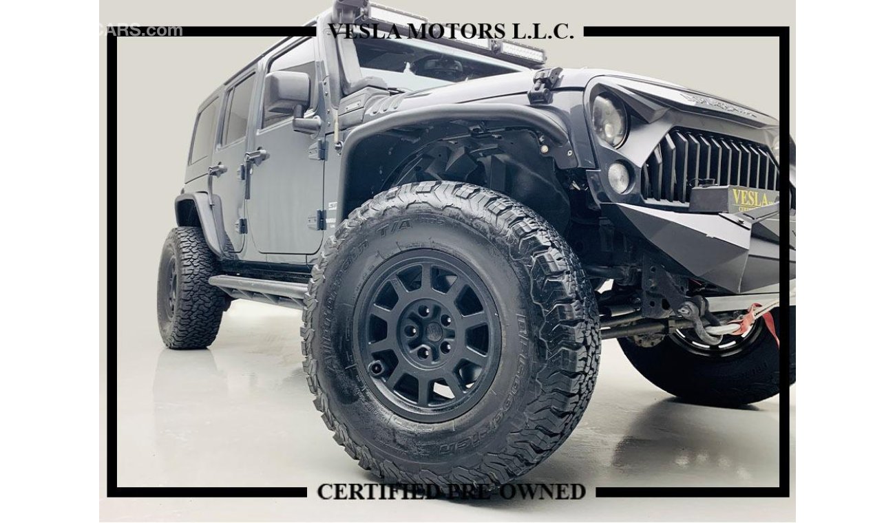 Used Jeep Wrangler FULLY MODIFIED + MANUAL GEAR + FULL ACCESSORY / 2017 /  GCC / WARRANTY + FREE SERVICE / 2,251 DHS  2017 for sale in Dubai -  470917